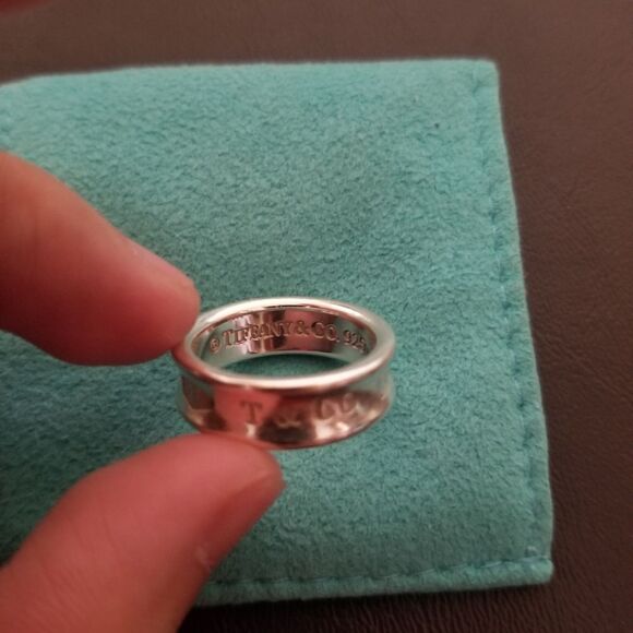 Tiffany & Co. Concave Ring - Picture 3 of 7